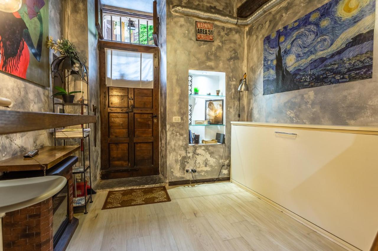 Apartment The Magic Hole Rom
